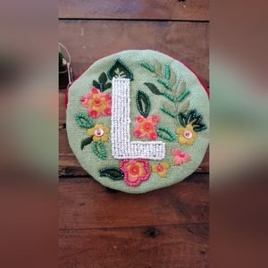 Embroidered L coin purse